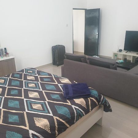 Cheerful 1Br Close To Abu Dhabi Airport And Yas Island Apartment Exterior photo